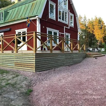 Stor Familjegard I Bra Laege Villa Finstrom Exterior photo