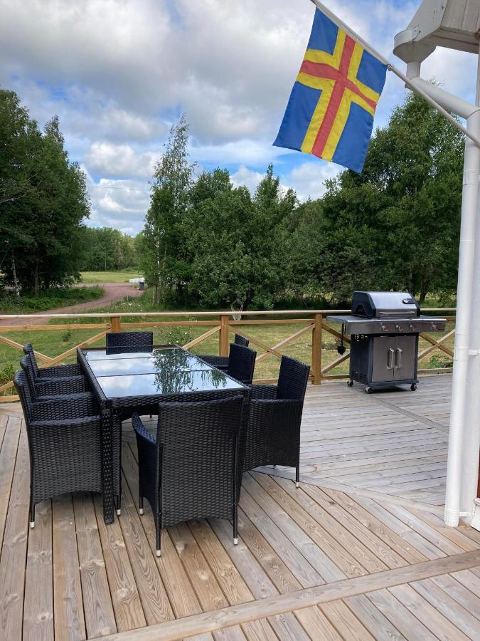 Stor Familjegard I Bra Laege *
